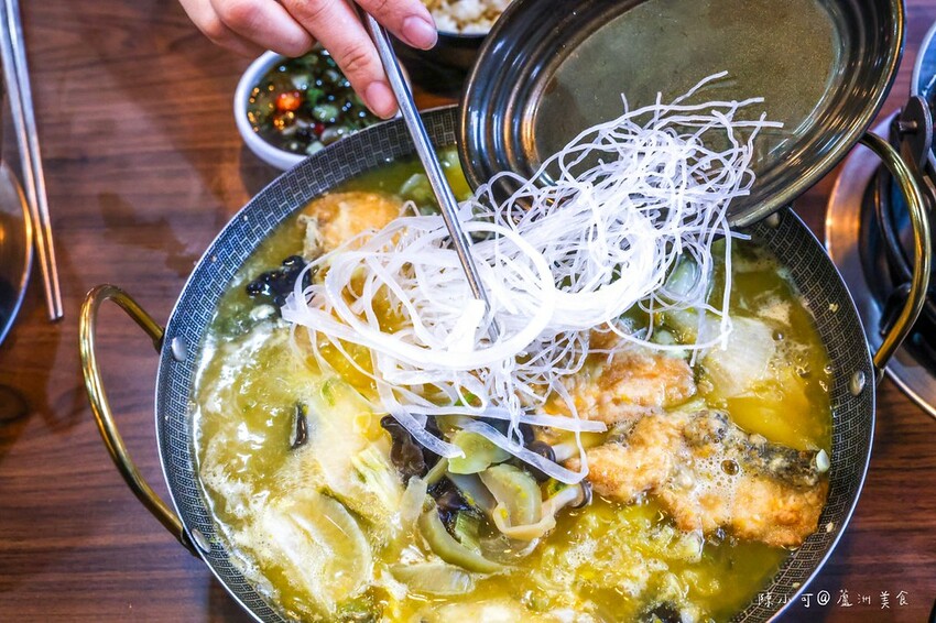 新北市蘆洲區【蘆洲火鍋推薦】羽臨創意湯鍋 主食自助吧吃到飽,一個人也能吃酸菜魚火鍋