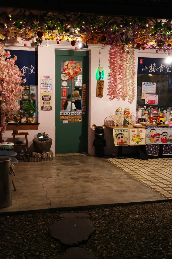 台南居酒屋推薦│小椿食堂│冰杯啤酒+滿桌下酒菜│打卡送啤酒│