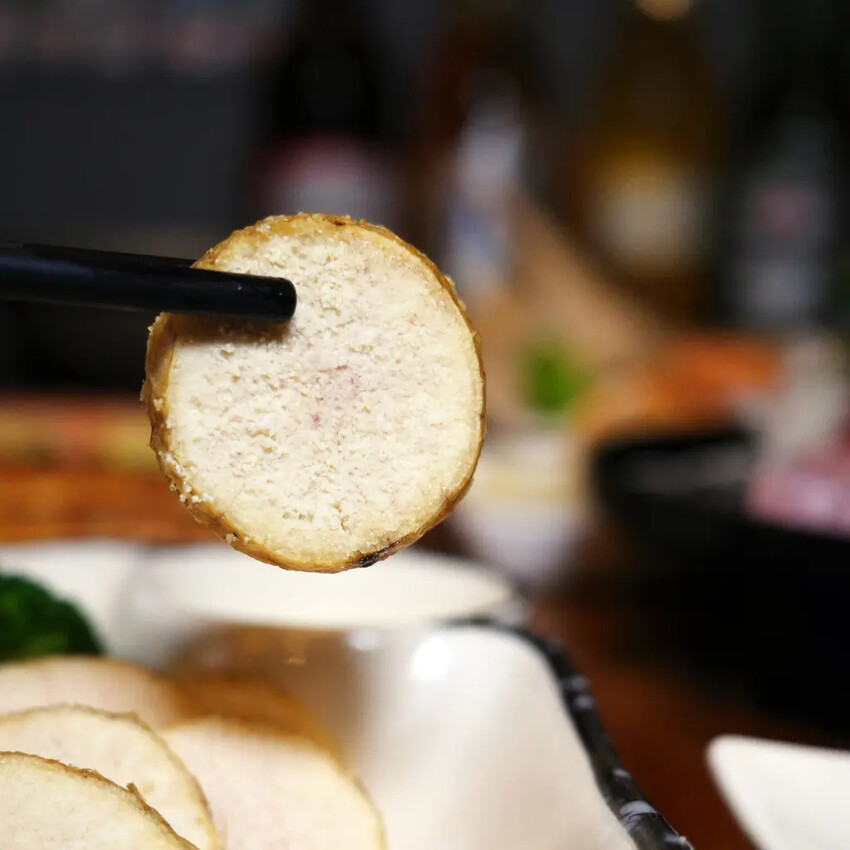 台南居酒屋推薦│小椿食堂│冰杯啤酒+滿桌下酒菜│打卡送啤酒│