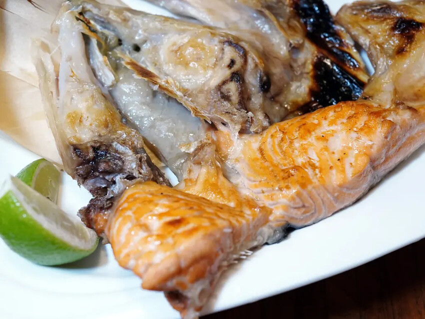 台南居酒屋推薦│小椿食堂│冰杯啤酒+滿桌下酒菜│打卡送啤酒│