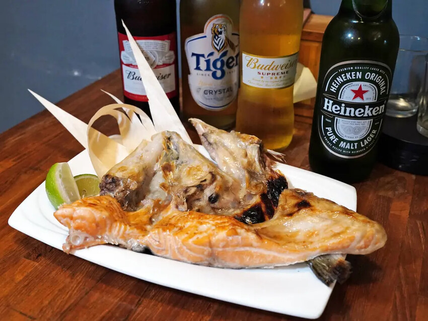 台南居酒屋推薦│小椿食堂│冰杯啤酒+滿桌下酒菜│打卡送啤酒│