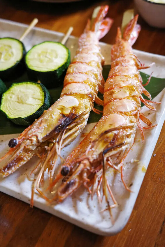 台南居酒屋推薦│小椿食堂│冰杯啤酒+滿桌下酒菜│打卡送啤酒│