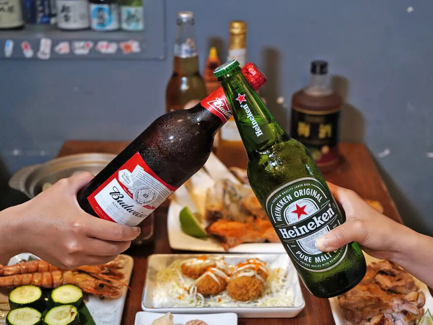 台南居酒屋推薦│小椿食堂│冰杯啤酒+滿桌下酒菜│打卡送啤酒│