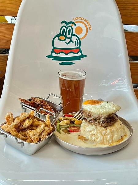 (高雄漢堡)好哇好哇美式餐館~純正夏威夷漢堡飯、酥脆卡滋經典 (高雄漢堡)好哇好哇美式餐館~純正夏威夷漢堡飯、酥脆卡滋經典