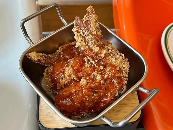 (高雄漢堡)好哇好哇美式餐館~純正夏威夷漢堡飯、酥脆卡滋經典 (高雄漢堡)好哇好哇美式餐館~純正夏威夷漢堡飯、酥脆卡滋經典