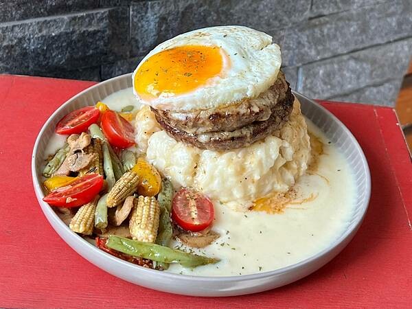 (高雄漢堡)好哇好哇美式餐館~純正夏威夷漢堡飯、酥脆卡滋經典 (高雄漢堡)好哇好哇美式餐館~純正夏威夷漢堡飯、酥脆卡滋經典