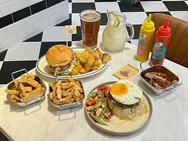 (高雄漢堡)好哇好哇美式餐館~純正夏威夷漢堡飯、酥脆卡滋經典 (高雄漢堡)好哇好哇美式餐館~純正夏威夷漢堡飯、酥脆卡滋經典