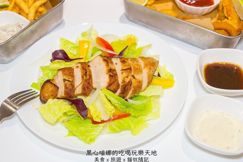 高雄左營︱GouGou吃炸雞　在炸雞主題咖啡廳吃滿滿炸物下午茶！　