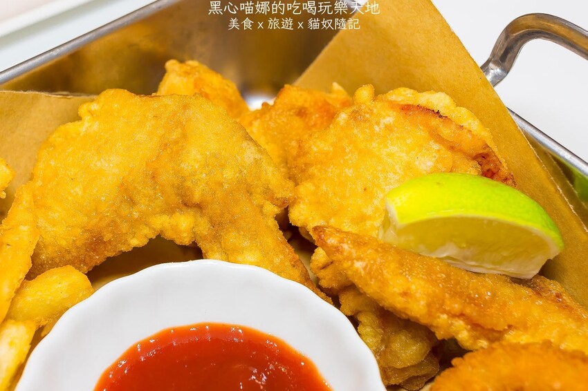 高雄左營︱GouGou吃炸雞　在炸雞主題咖啡廳吃滿滿炸物下午茶！　