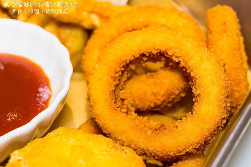 高雄左營︱GouGou吃炸雞　在炸雞主題咖啡廳吃滿滿炸物下午茶！　