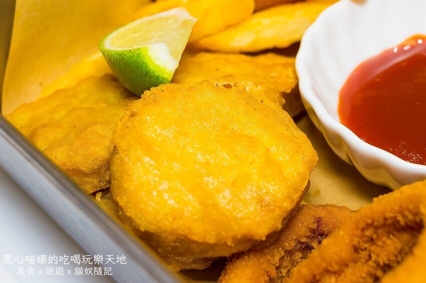 高雄左營︱GouGou吃炸雞　在炸雞主題咖啡廳吃滿滿炸物下午茶！　