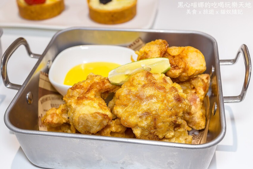高雄左營︱GouGou吃炸雞　在炸雞主題咖啡廳吃滿滿炸物下午茶！　
