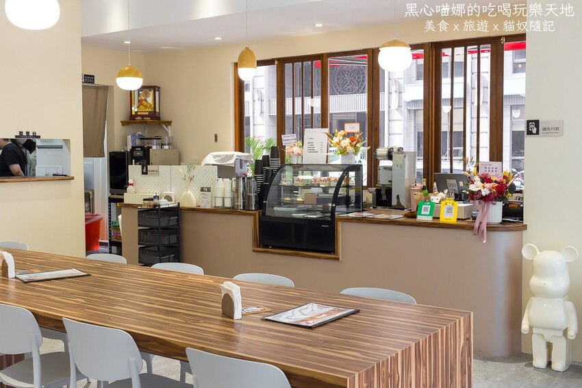 高雄左營︱GouGou吃炸雞　在炸雞主題咖啡廳吃滿滿炸物下午茶！　