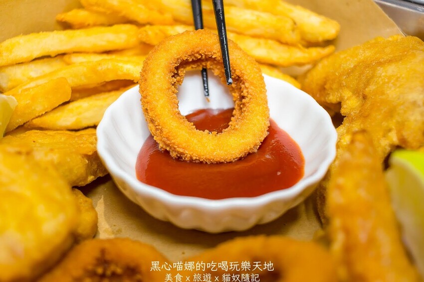 高雄左營︱GouGou吃炸雞　在炸雞主題咖啡廳吃滿滿炸物下午茶！　