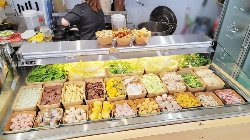 宜蘭縣五結鄉最低388元起！無限爽吃生熟食自助吧！超浮誇巨龍滿載海陸拼盤，35盎司大胃王肉盤，通通等你來挑戰！