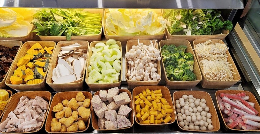 宜蘭縣五結鄉最低388元起！無限爽吃生熟食自助吧！超浮誇巨龍滿載海陸拼盤，35盎司大胃王肉盤，通通等你來挑戰！