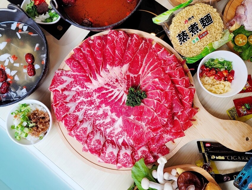 宜蘭縣五結鄉最低388元起！無限爽吃生熟食自助吧！超浮誇巨龍滿載海陸拼盤，35盎司大胃王肉盤，通通等你來挑戰！