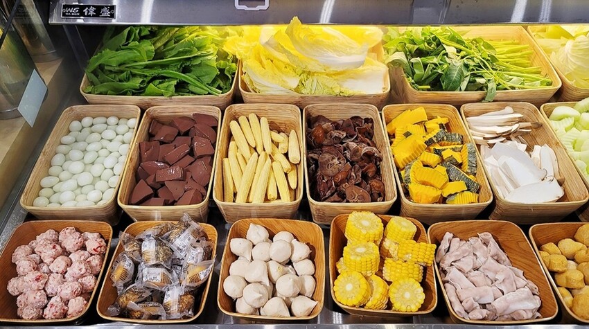 宜蘭縣五結鄉最低388元起！無限爽吃生熟食自助吧！超浮誇巨龍滿載海陸拼盤，35盎司大胃王肉盤，通通等你來挑戰！