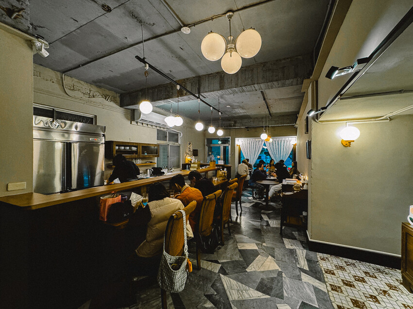 高雄市新興區高雄美食 – 卷季 x 昭和風可麗餅專賣