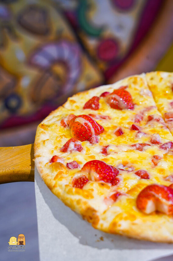 台北市松山區草莓季來了！台北1985窯烤披薩季節限定草莓pizza，酸甜口味加起司！幸福感滿滿