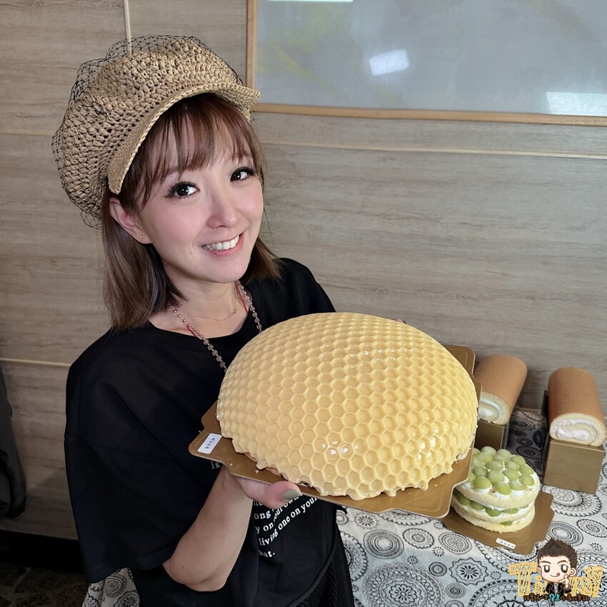 桃園市桃園區全台最佛心價的生乳捲和水果蛋糕店！ 20公分原味爆漿生乳捲只要260元！ 牛肚蛋糕你們看過了嗎？