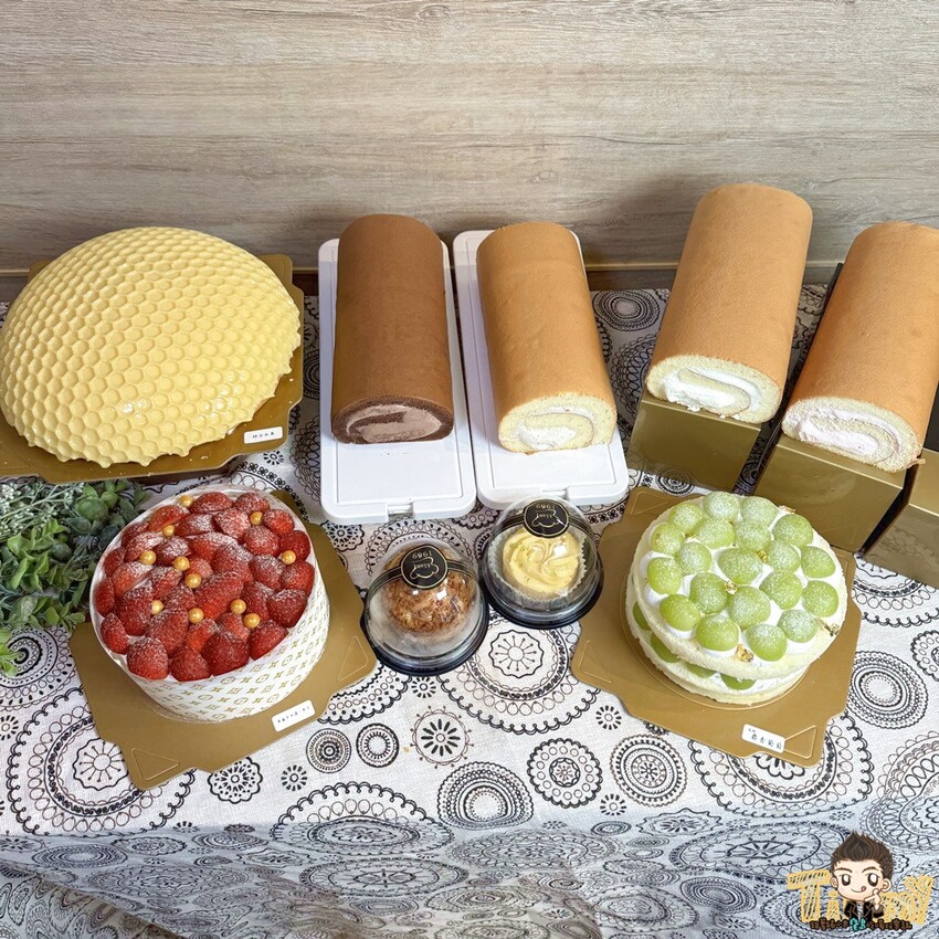 桃園市桃園區全台最佛心價的生乳捲和水果蛋糕店！ 20公分原味爆漿生乳捲只要260元！ 牛肚蛋糕你們看過了嗎？