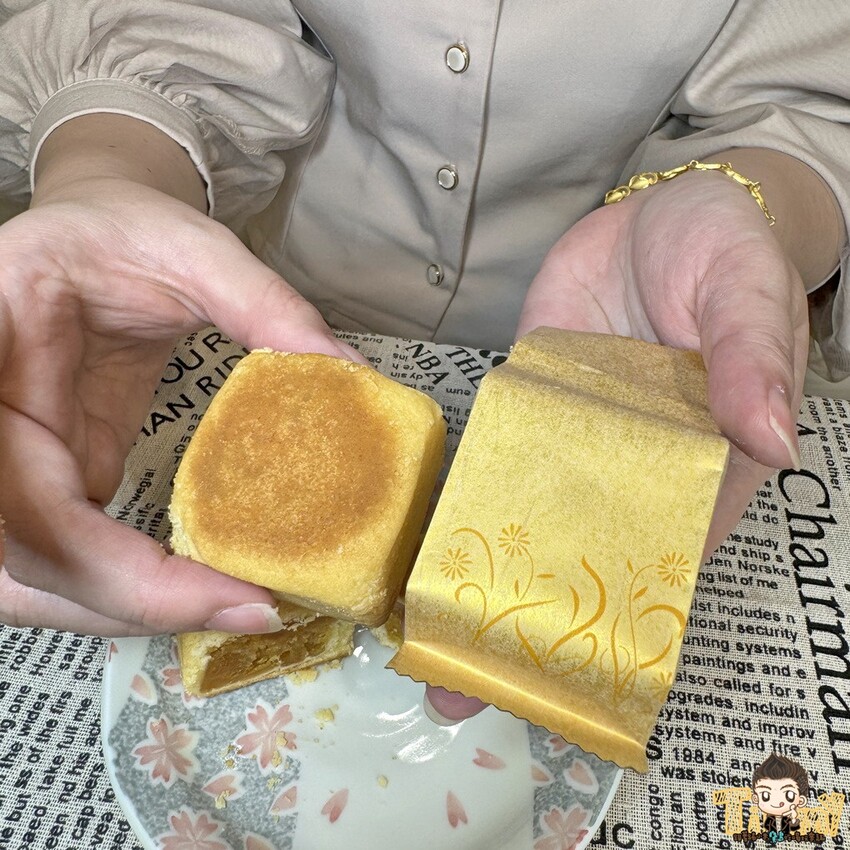 你相信嗎？超大顆12吋草莓奶油布丁蛋糕只要1399元😮 從內到外都有滿滿的農場直運草莓，草莓控能不買來吃嗎？--跟著踢小米吃喝玩樂趣
