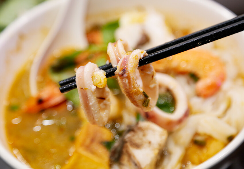 份量十足的南洋風味手作河粉．必點廣東雲吞包整尾蝦仁~政大少新越泰美食廚房-飲料無限暢飲