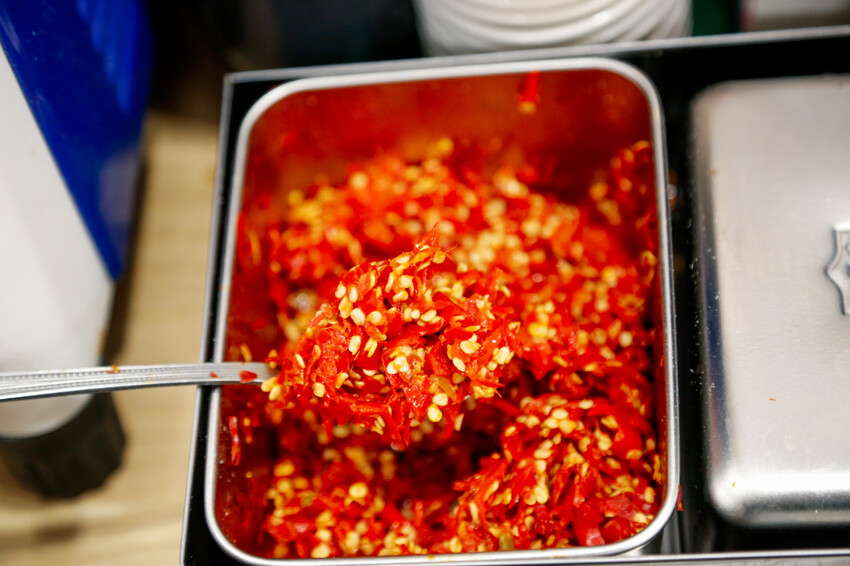 份量十足的南洋風味手作河粉．必點廣東雲吞包整尾蝦仁~政大少新越泰美食廚房-飲料無限暢飲