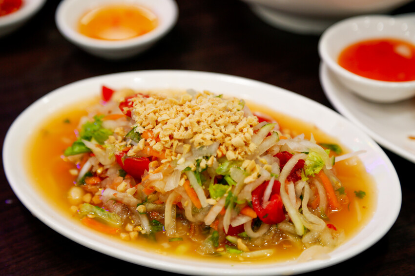 份量十足的南洋風味手作河粉．必點廣東雲吞包整尾蝦仁~政大少新越泰美食廚房-飲料無限暢飲