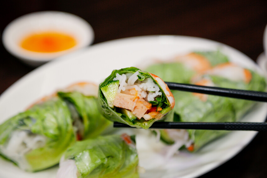 份量十足的南洋風味手作河粉．必點廣東雲吞包整尾蝦仁~政大少新越泰美食廚房-飲料無限暢飲