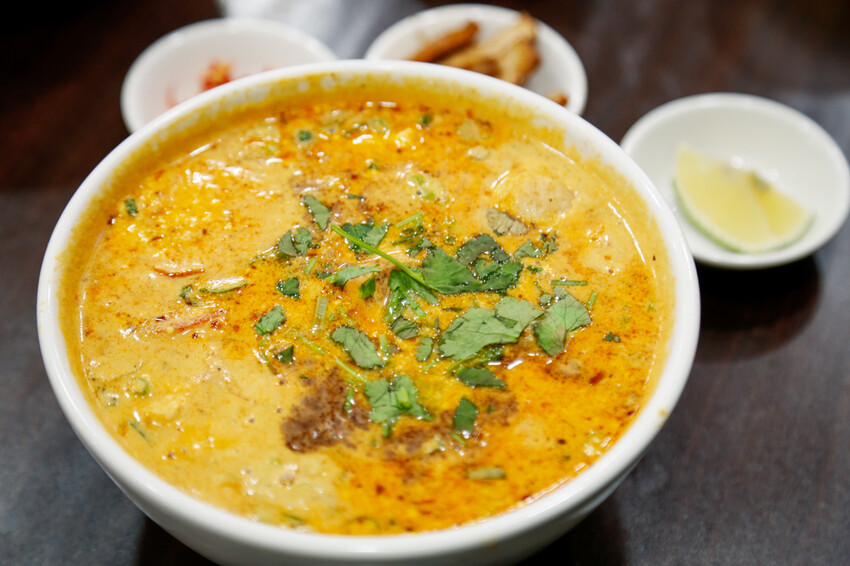 份量十足的南洋風味手作河粉．必點廣東雲吞包整尾蝦仁~政大少新越泰美食廚房-飲料無限暢飲