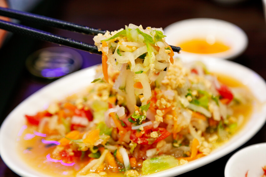 份量十足的南洋風味手作河粉．必點廣東雲吞包整尾蝦仁~政大少新越泰美食廚房-飲料無限暢飲