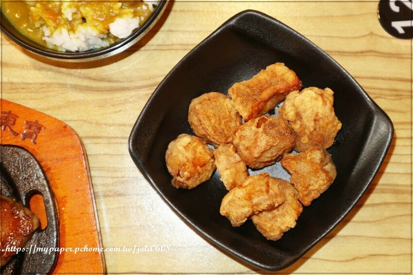 桃園市桃園區【孫東寶 台式牛排教父】桃園中山店~桃園牛排推薦 麻辣牛排新登場 經典牛排與麻辣醬料完美結合 每一口都是味蕾的極致享受