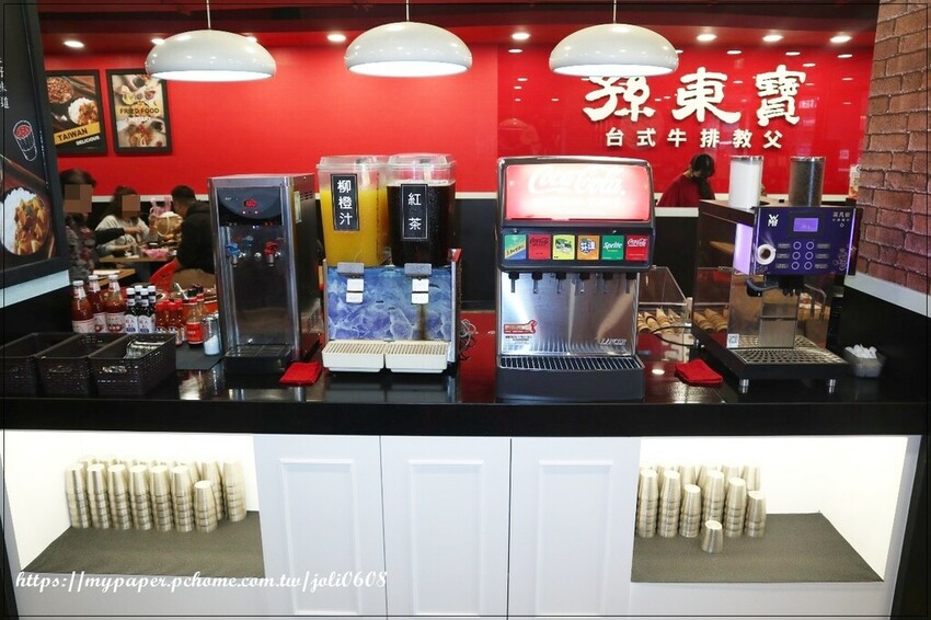 桃園市桃園區【孫東寶 台式牛排教父】桃園中山店~桃園牛排推薦 麻辣牛排新登場 經典牛排與麻辣醬料完美結合 每一口都是味蕾的極致享受