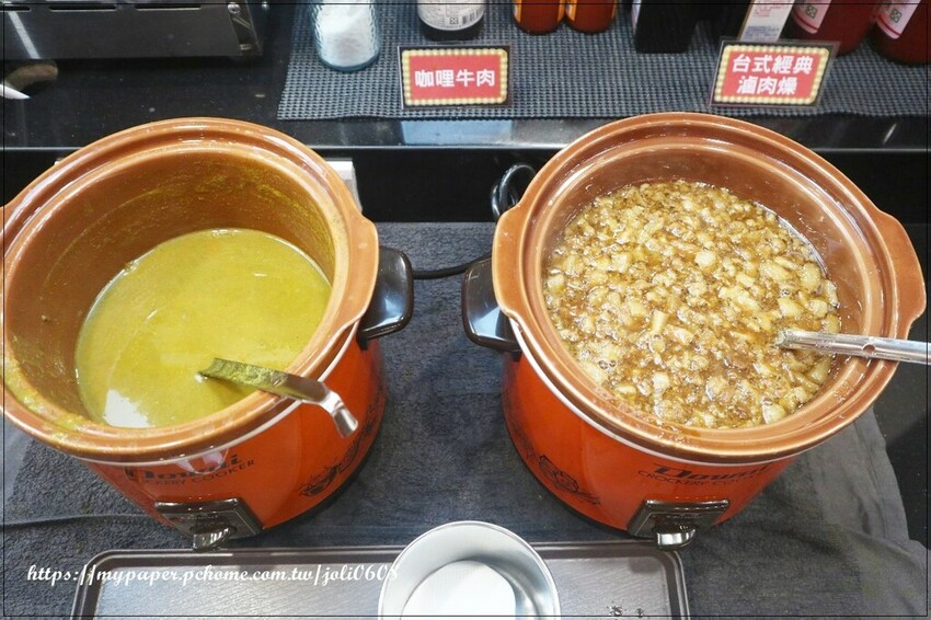 桃園市桃園區【孫東寶 台式牛排教父】桃園中山店~桃園牛排推薦 麻辣牛排新登場 經典牛排與麻辣醬料完美結合 每一口都是味蕾的極致享受