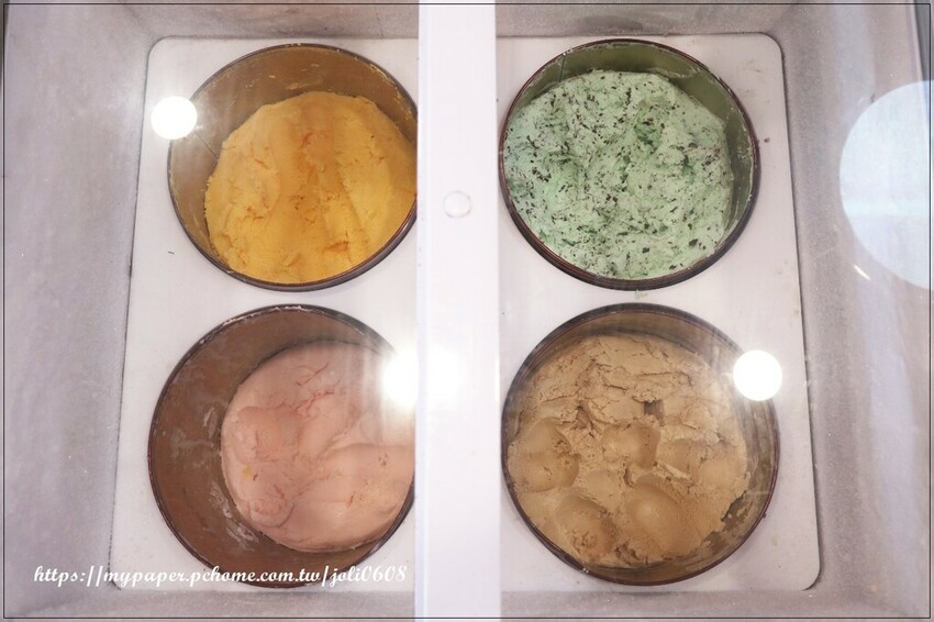 桃園市桃園區【孫東寶 台式牛排教父】桃園中山店~桃園牛排推薦 麻辣牛排新登場 經典牛排與麻辣醬料完美結合 每一口都是味蕾的極致享受