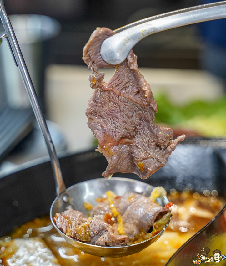 美術館 新潮的潮虎老火鍋，晚餐宵夜不孤單、六款特製湯頭、獨家虎氏功夫菜、三湯頭之賓士鍋 - 跟著尼力吃喝玩樂＆親子生活