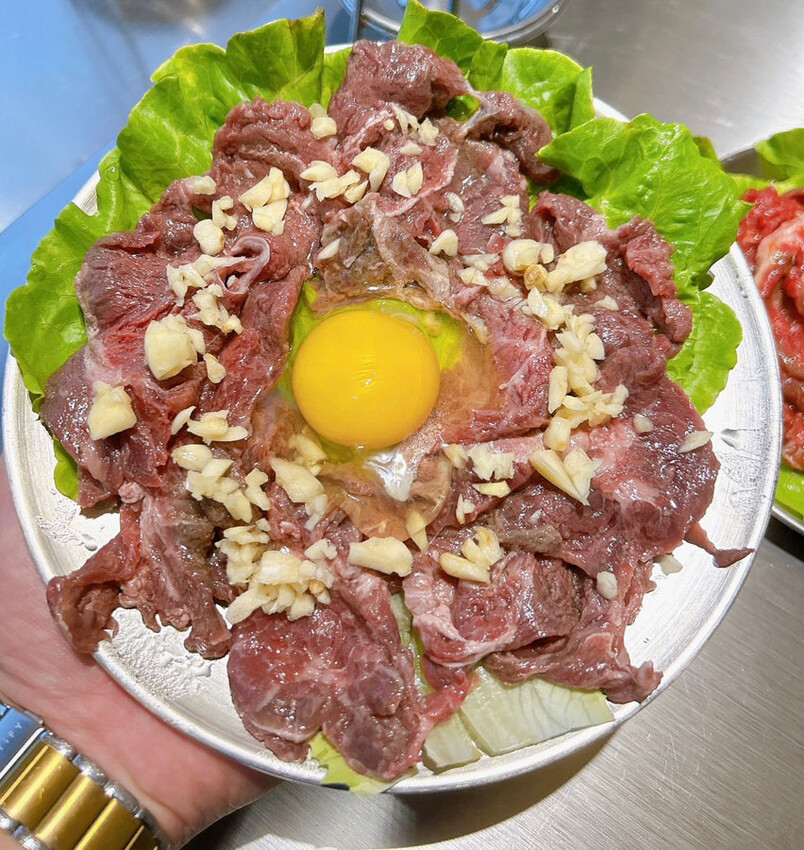 美術館 新潮的潮虎老火鍋，晚餐宵夜不孤單、六款特製湯頭、獨家虎氏功夫菜、三湯頭之賓士鍋 - 跟著尼力吃喝玩樂＆親子生活