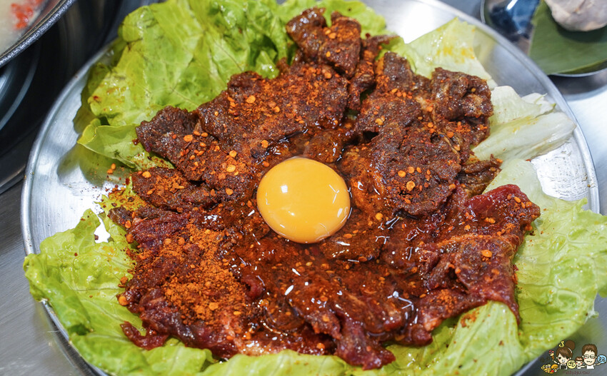 美術館 新潮的潮虎老火鍋，晚餐宵夜不孤單、六款特製湯頭、獨家虎氏功夫菜、三湯頭之賓士鍋 - 跟著尼力吃喝玩樂＆親子生活