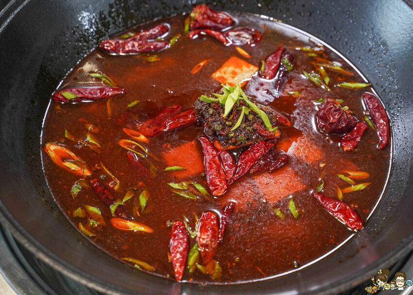 美術館 新潮的潮虎老火鍋，晚餐宵夜不孤單、六款特製湯頭、獨家虎氏功夫菜、三湯頭之賓士鍋 - 跟著尼力吃喝玩樂＆親子生活