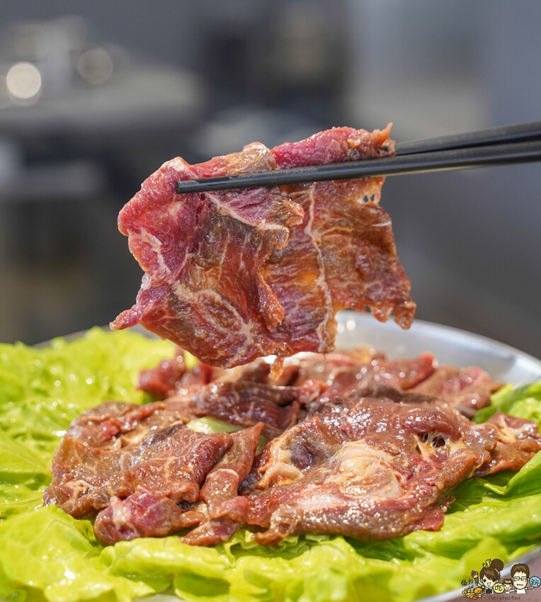 美術館 新潮的潮虎老火鍋，晚餐宵夜不孤單、六款特製湯頭、獨家虎氏功夫菜、三湯頭之賓士鍋 - 跟著尼力吃喝玩樂＆親子生活