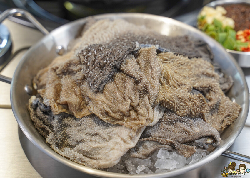 美術館 新潮的潮虎老火鍋，晚餐宵夜不孤單、六款特製湯頭、獨家虎氏功夫菜、三湯頭之賓士鍋 - 跟著尼力吃喝玩樂＆親子生活