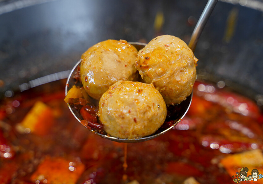 美術館 新潮的潮虎老火鍋，晚餐宵夜不孤單、六款特製湯頭、獨家虎氏功夫菜、三湯頭之賓士鍋 - 跟著尼力吃喝玩樂＆親子生活