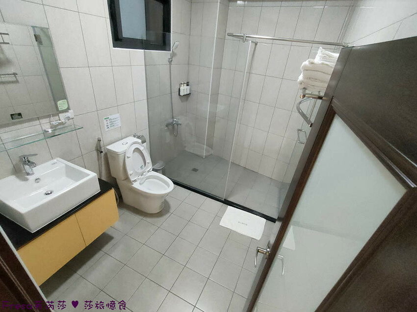 日月潭住宿【開心龍民宿】家庭湖景房超美!和風簡約設計感旅宿.伊達邵碼頭步行1分鐘│包棟民宿│專屬停車場│伊達邵民宿 - Fresa芙芮莎♥莎旅憶食