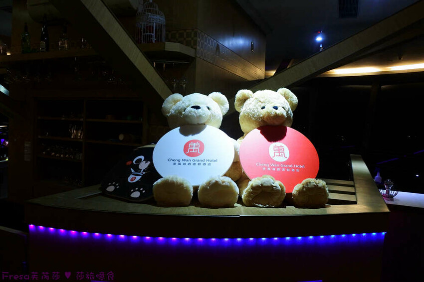 南投聚餐【３６０度景觀餐廳】承萬尊爵渡假酒店頂樓餐廳.絢麗多彩巴黎鐵塔３６０度美景.義大利麵／火鍋／燴飯／兒童餐│埔里飯店│埔里餐廳 - Fresa芙芮莎♥莎旅憶食