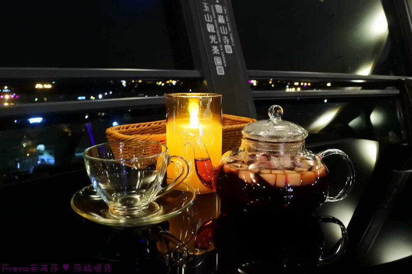 南投聚餐【３６０度景觀餐廳】承萬尊爵渡假酒店頂樓餐廳.絢麗多彩巴黎鐵塔３６０度美景.義大利麵／火鍋／燴飯／兒童餐│埔里飯店│埔里餐廳 - Fresa芙芮莎♥莎旅憶食