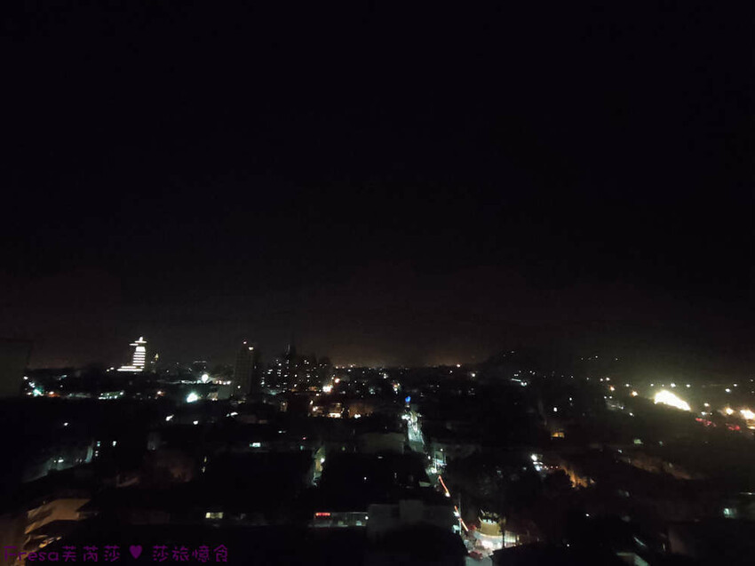 南投聚餐【３６０度景觀餐廳】承萬尊爵渡假酒店頂樓餐廳.絢麗多彩巴黎鐵塔３６０度美景.義大利麵／火鍋／燴飯／兒童餐│埔里飯店│埔里餐廳 - Fresa芙芮莎♥莎旅憶食