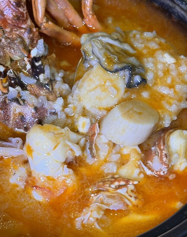 捷運中山站美食新亮點!「朝粥幫」暖呼呼砂鍋粥、創意中華料理必嚐