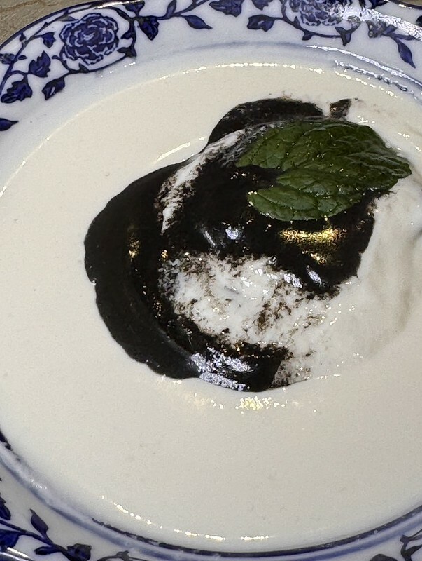 捷運中山站美食新亮點!「朝粥幫」暖呼呼砂鍋粥、創意中華料理必嚐